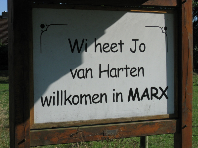 Willkommensschild in Marx