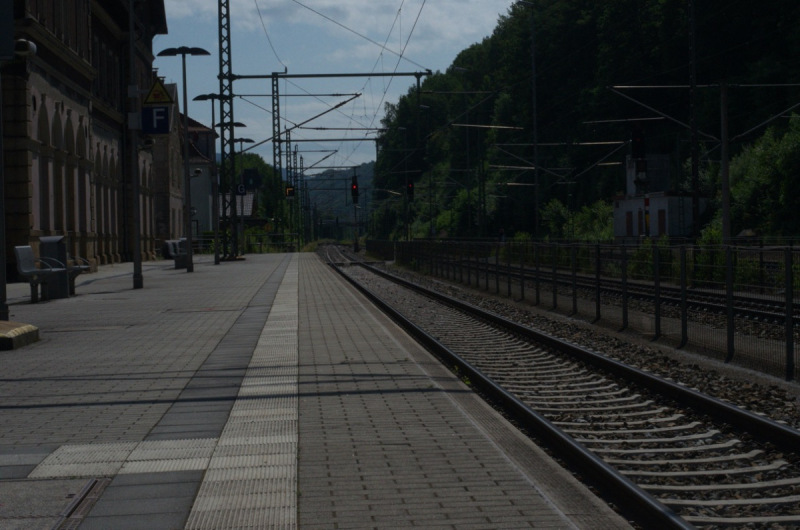 Am Bahnhof